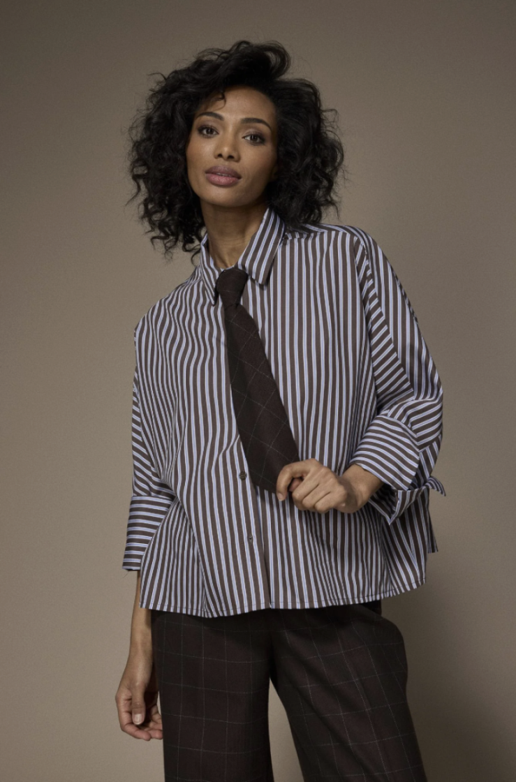 FLYNN BROWN / LIGHT B